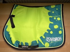 ESKADRON Schabracke „SPLASH PAD“ Baltic / Neon, Größe Warmblut VS Full Jump