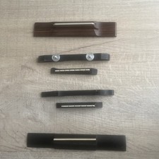 Konvolut von Stegen für Gitarre