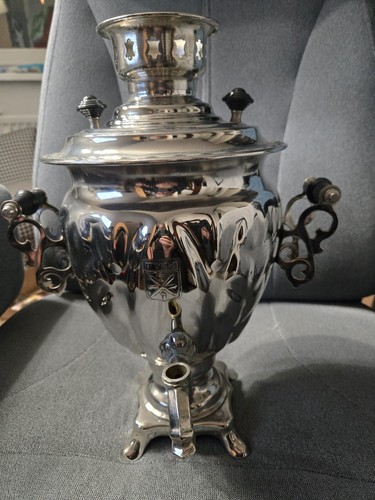 Russischer samowar aus metall - samowar,
