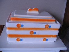 Alte Schale mit Deckel