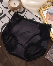 Süßes Damen Satin Höschen  mit Spitze / Schwarz / Glänzend / Größe 38