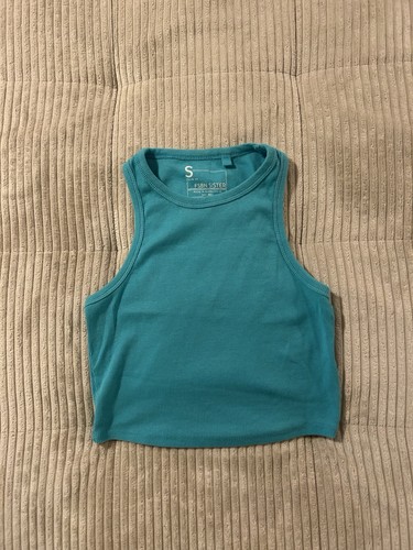 New yorker crop - yorker, top