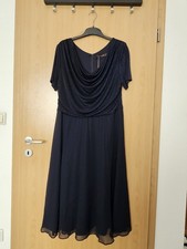 Abendkleid In Midikänge