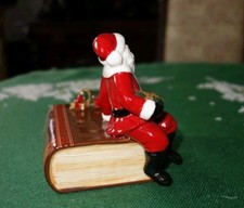 Villeroy & Boch - Nostalgic Melody Spieluhr "Santa auf Buch"