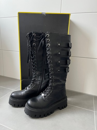 Buffalo platform knee-high