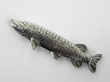 Hecht Pin Anstecknadel Fisch Anstecker Angler Fischer Hutnadel Geschenk Deko Neu