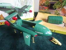 Flugzeug Raumschiff Meccano Dinky Toys 101 Thunderbirds 2 & 4 mit OVP Diorama