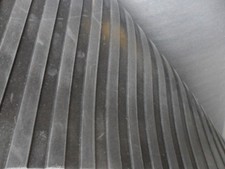 Schwerlast BREIT breit gerippt Anhänger Rampe Pferdebox Gummimatte Mattierung 1,2m x 5mm