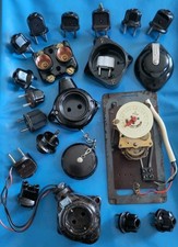 20+ Konvolut alte Ori. Bakelit Stecker Steckdosen versch. Aufputz Schwarz Braun 