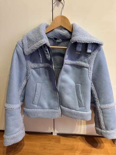 Hellblaue jacke mit - hellblaue,
