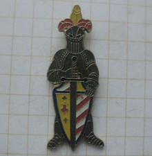RITTER / RÜSTUNG / MITTELALTER .............. Städte & Länder-Pin (299d)