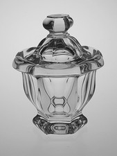 22-29. Baccarat Kristall