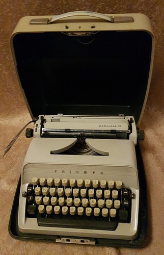 Schreibmaschine adler triumph - schreibmaschine,