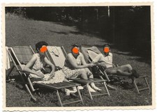 108/61  FOTO URLAUB FERIEN FREIZEIT LIEGESTUHL KLEIDUNG JAHR 1954 DDR