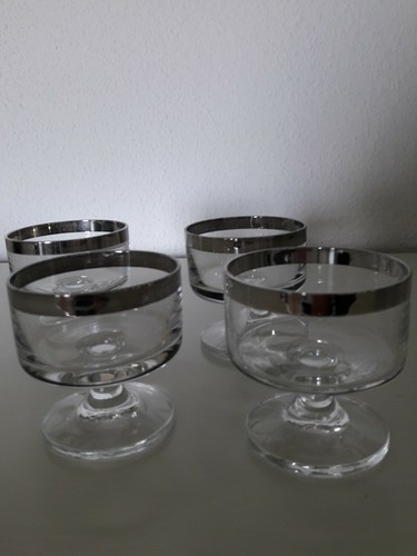 Likörglas mit breitem