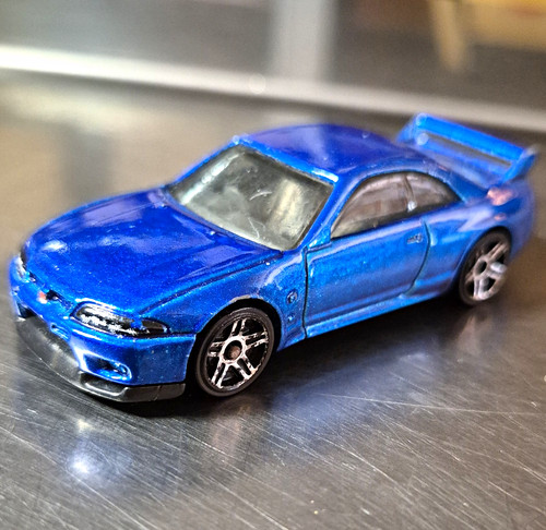 Hot wheels nissan skyline r - hot, gt-r