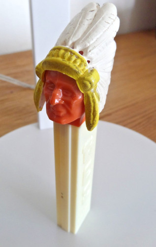 Pez vintage indian chief - vintage, cream