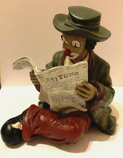 Gilde Clown Figur beim Zeitung