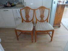 Liebhaberstücke 2 Englisch-Jugendstil Stühle in Eibenholz