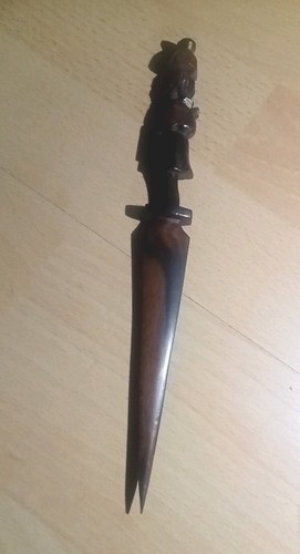 Handgeschnitzter brieföffner - handgeschnitzter,