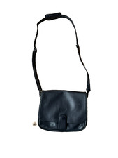 Crossbodybag BREE schwarz saddlebag messenger bag Leder klassisch