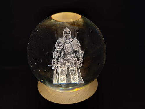 Glaskugel mit edlem holzsockel - glaskugel,