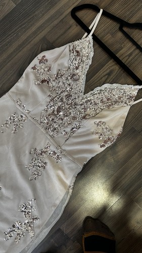 Elegantes cocktailkleid mit - cocktailkleid,