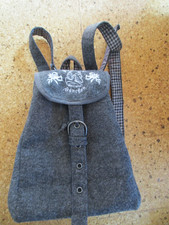 ungetragener kleiner Rucksack in Lodenoptik, mit Futter & Paulaner Aufdruck 