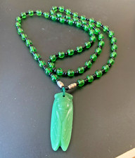 Glaskette Schwarz/Grün JADEIT " GRILLE / ZIKADE "