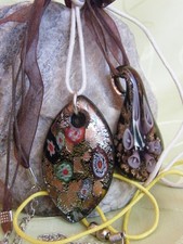 2 sehr schöne Glasanhänger mit Bändern , Buntes Glas sehr selten