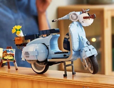 Vespa 125 Icons Building Set