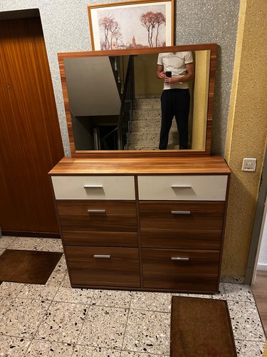 Groß regal mit - , spiegel