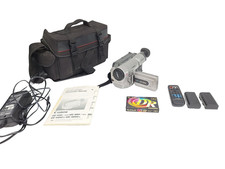 Camcorder 8mm canon v200 - camcorder, uc-v200