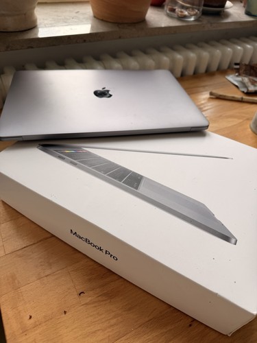 Apple macbook pro - apple,