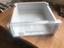 AMICA Mod. KGCL384 .Gefrierfachschublade .32x32,5x14,3 cm.GUT.