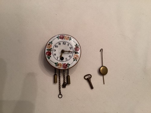 Alte wintermantel miniatur - alte, wintermantel-miniatur-uhr