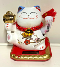 Solar Winkekatze Maneki Neko