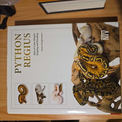 Python regius atlas - python,