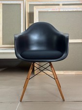 Vitra Eames Plastic Armchair DAW Schwarz mit Sitzpolster  Original 2007
