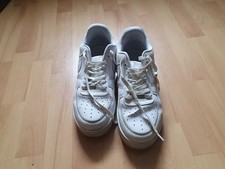 Sneaker Turnschuhe Nike Air Force 1 in weiß Risse in der Oberfläche Gr. 41