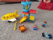 Lego Duplo Set - Flughafen mit Tower und Flugzeug