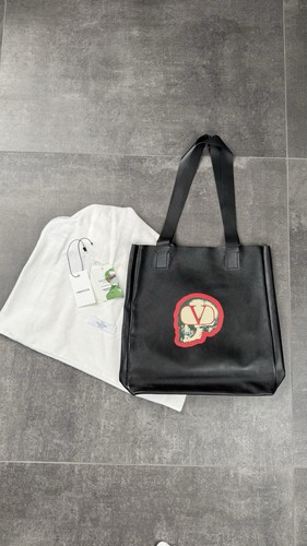 Valentino garavani - valentino, x