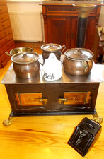 Antiker Puppenküchenherd um