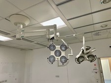 OP Lampe 3 & 5-flammig Hanaulux 2003 & 2005 von Heraeus zur Deckenmontage