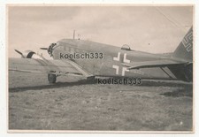 Foto Junkers Ju 52 Flugzeug der Luftwaffe auf einem Flugplatz in Holland
