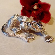 Schöne Pierre Lang Panther Brosche Silberfarben mit Steinchen / en 569