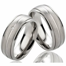 PARTNERRINGE  AUS TITAN MIT
