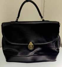Goldpfeil Handtasche schwarz