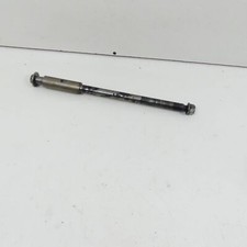 Suzuki VS 1400 EZ:88 Hinterradachse Achse Hinterrad Distanz Schraube 37887