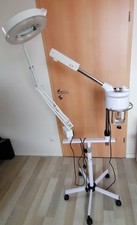 lupenlampe mit Fuß Kosmetik Studio